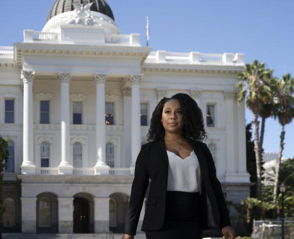 坎德拉·杰克逊是加州议会大厦麦克乔治法学院的一名学生